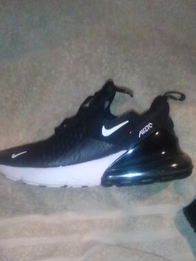 Nike Air Max 270 Men's Black and White Low-Top Sneakers